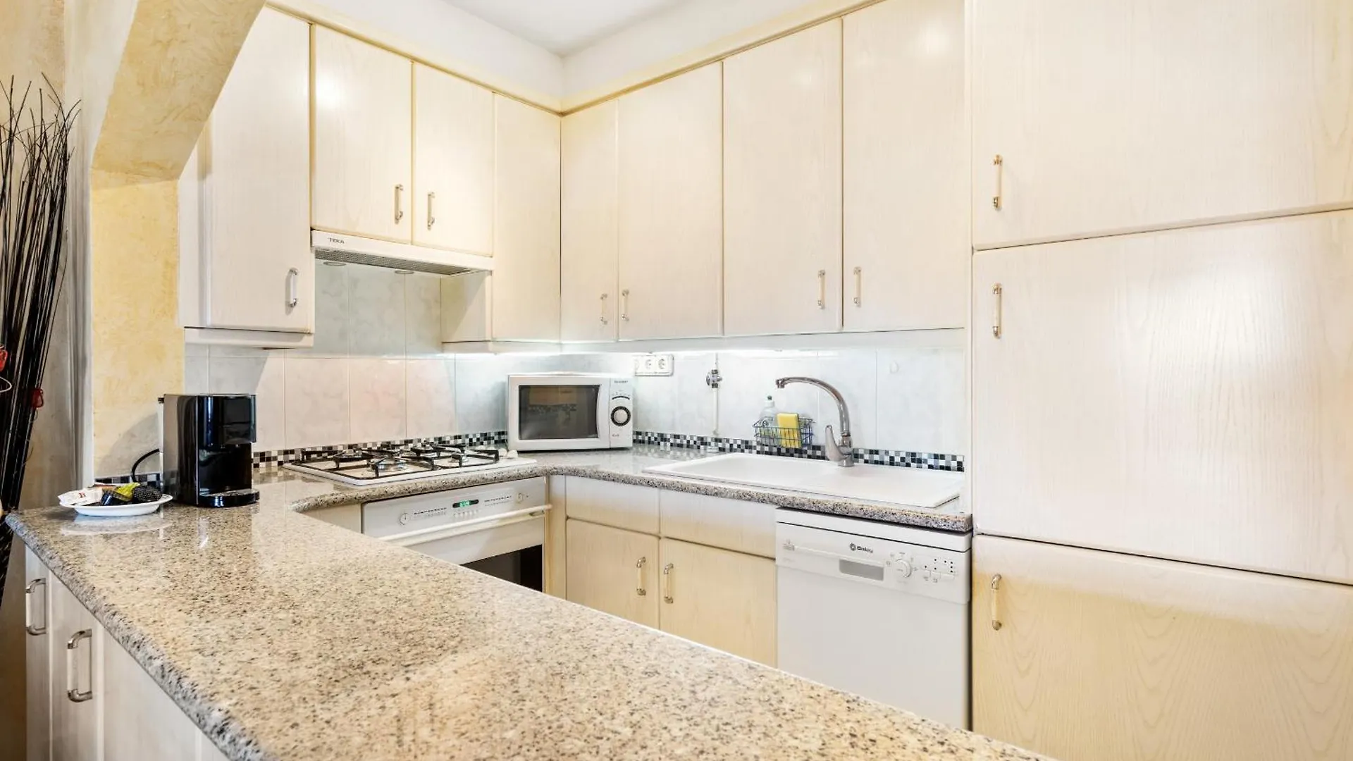 Welcs Apartamento 227 Emp Con Vistas Al Canal Empuriabrava 0*,  Spain