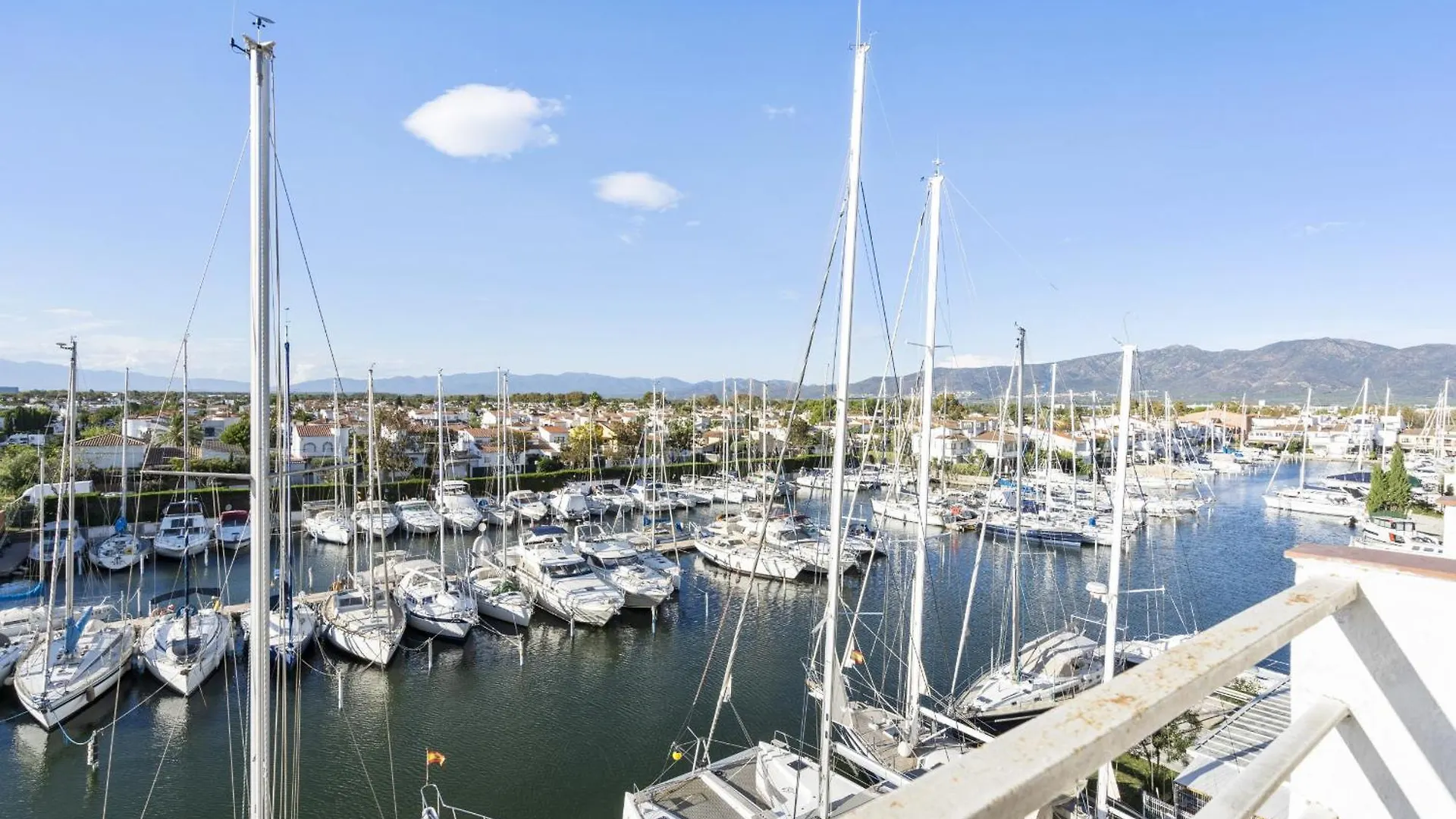 Welcs Apartamento 227 Emp Con Vistas Al Canal Empuriabrava Apartment